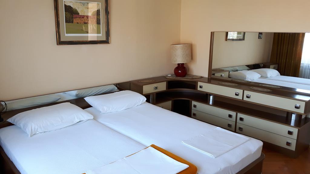 Apartment Maja Crikvenica Eksteriør bilde